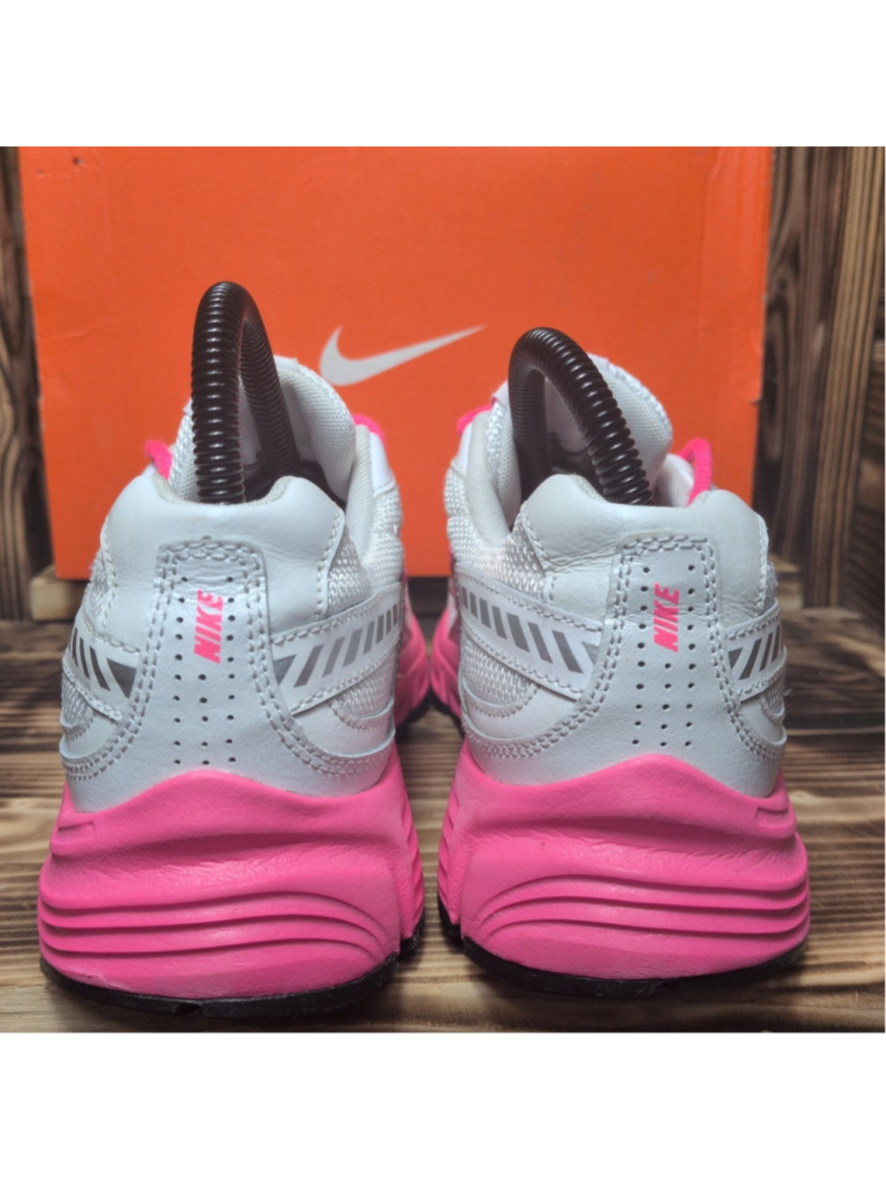 Nike Womens Size 7 Initiator Walking Running Exercise Sneakers Shoes 394053-106 - Picture 2 of 8